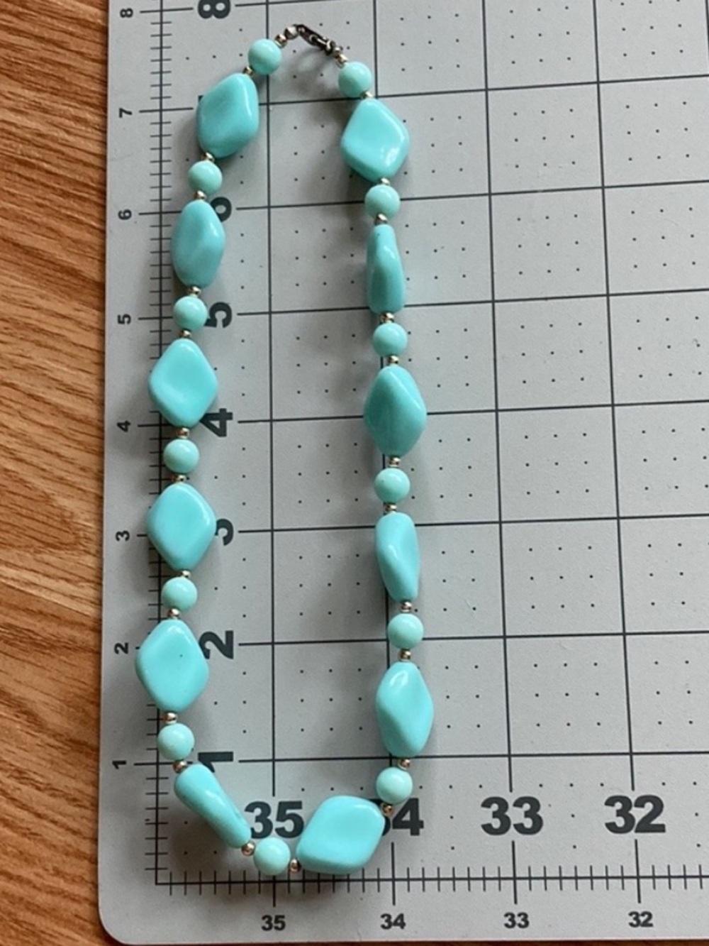 Mint green Beaded Necklace - Picture 2 of 3
